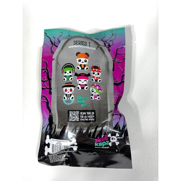 Skull Kapz Dead Dapper 4.5" CUBZ Mini Plush Clip-On - Picture 9 of 10